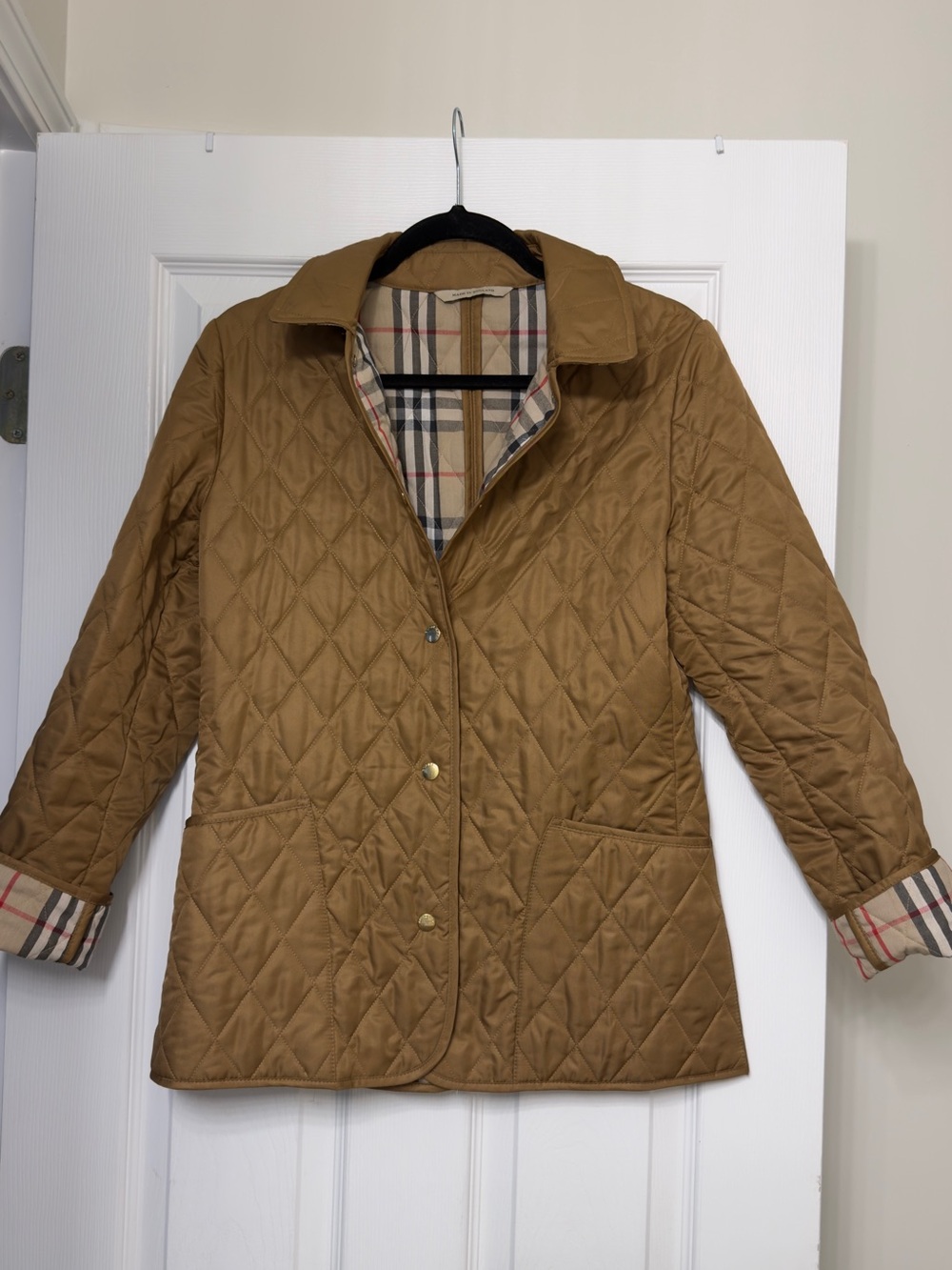 BURBERRY Quilted Brown Women's Jacket with Plaid Lining